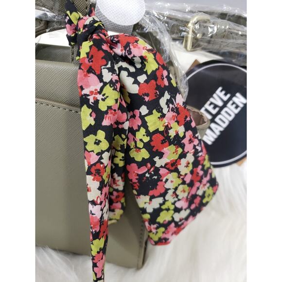 NEW Steve Madden Bolton Mini Crossbody Purse Handbag with Scarf Olive Green - Picture 2 of 7